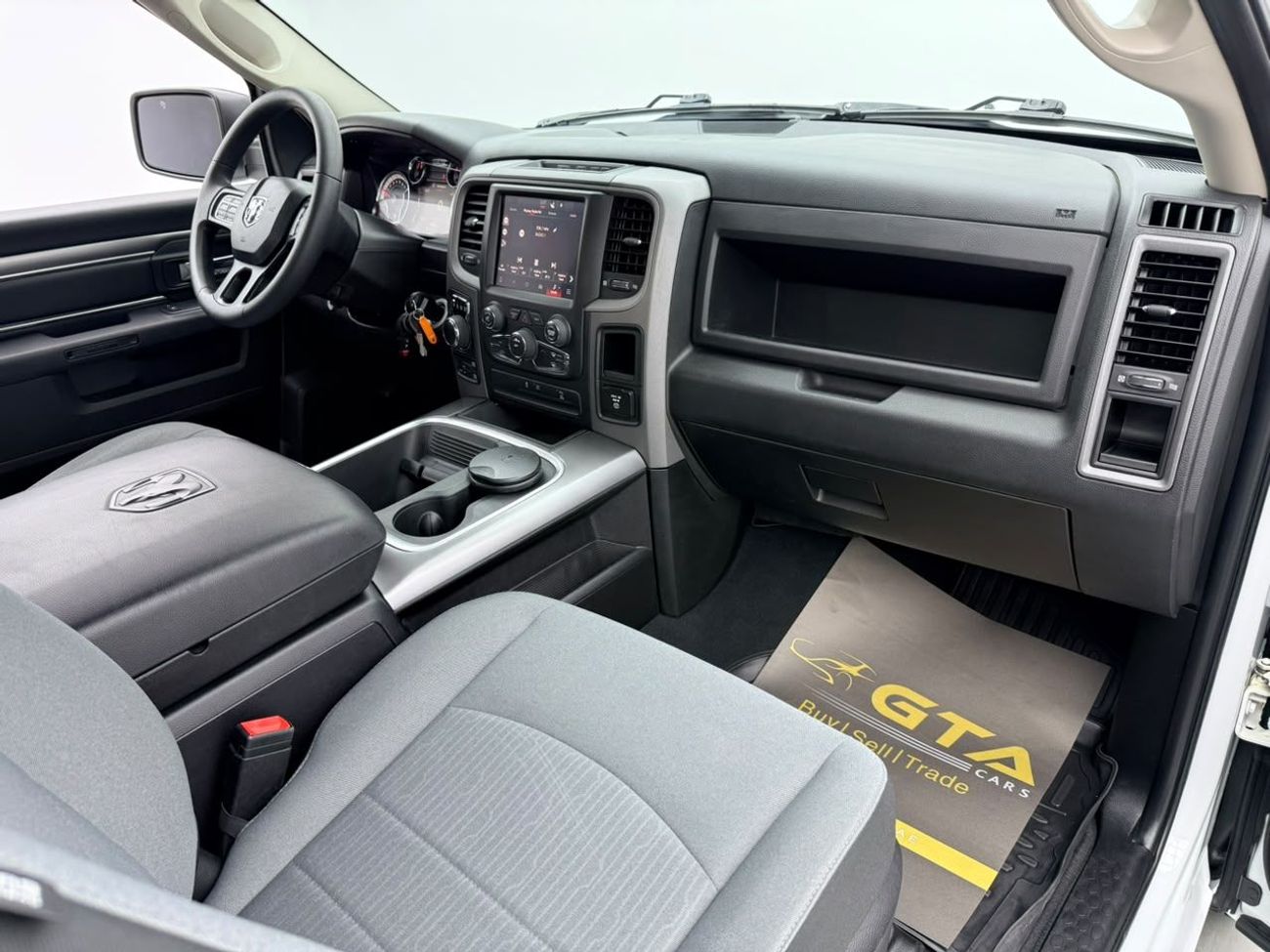 RAM 1500 CLASSIC 2022 Dodge Ram 1500 Classic SLT, Agency Warranty+Full Service History, GCC Specs.b