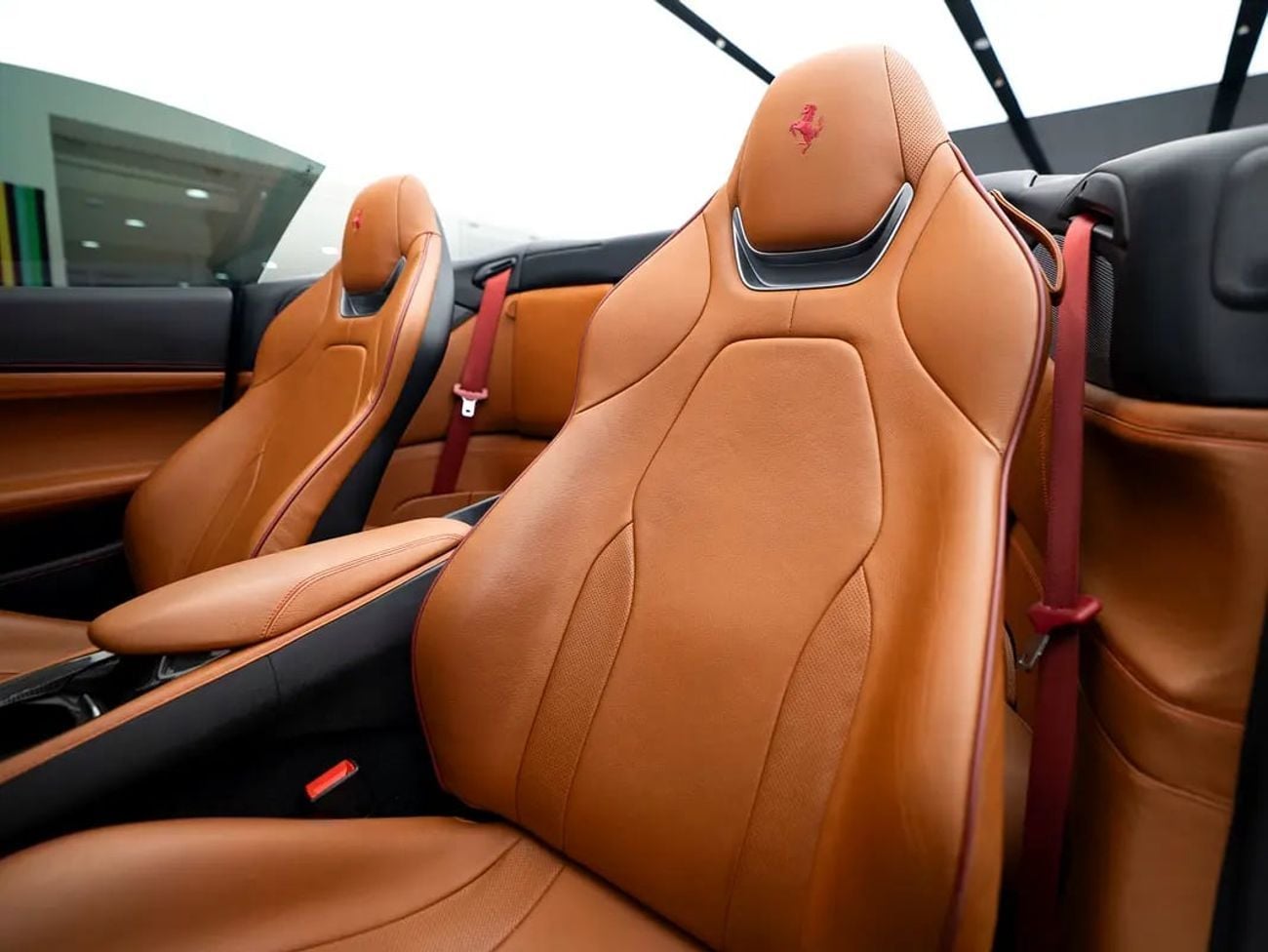 فيراري بورتوفينو M ستاندارد CARBON-FIBRE STEERING WHEEL WITH LEDs | ONLY 13,197 KM | TAN LEATHER INTERIOR