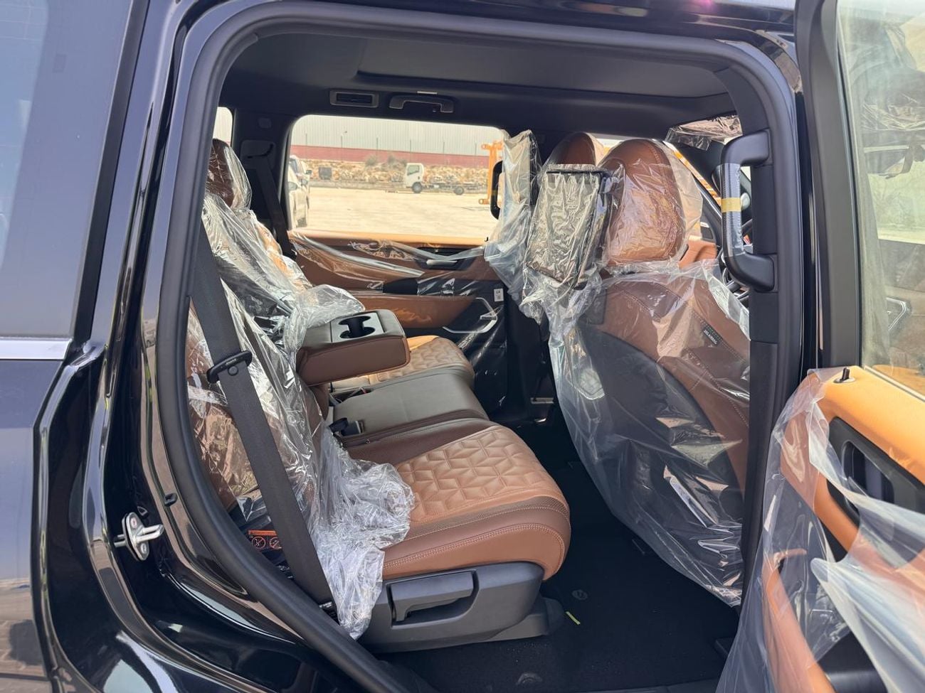 Nissan Patrol LE PLATINUM CITY (Exterior : BLACK / Interior: TAN)