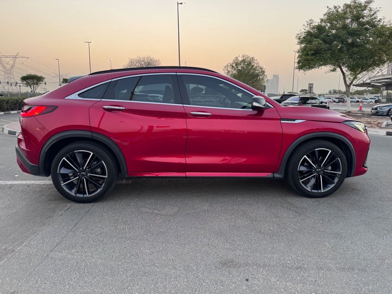 إنفينيتي QX55 LUXE