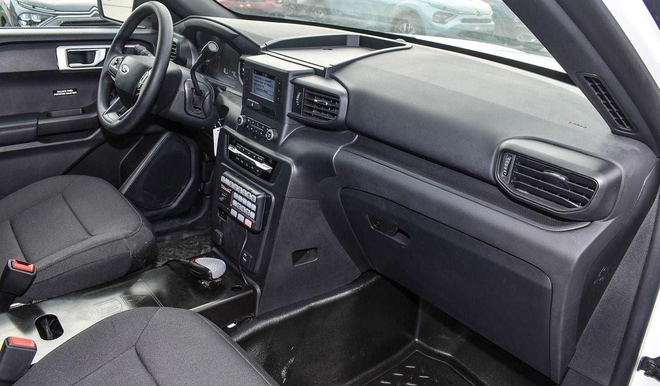 Ford Explorer BASE Interceptor 4WD Police Car