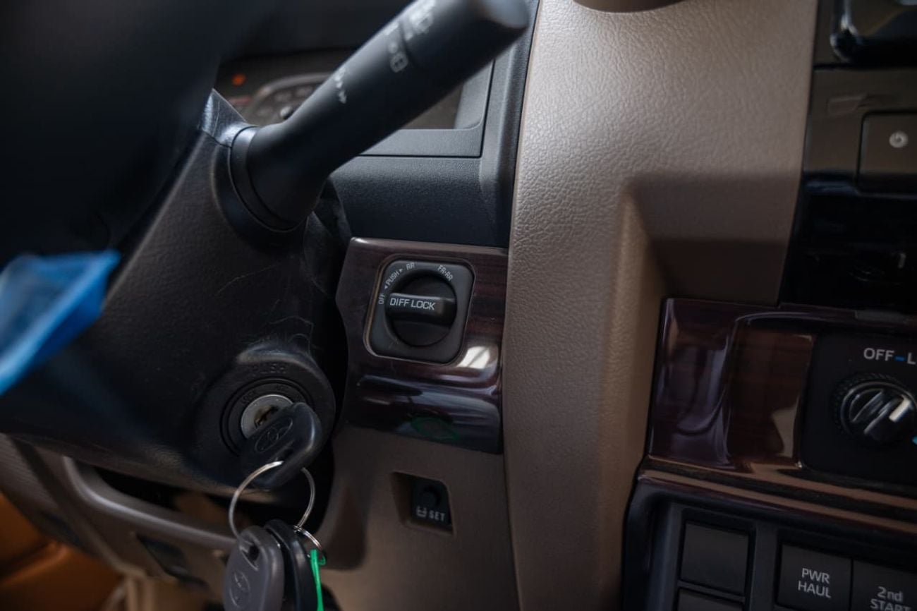 Toyota Land Cruiser 70 LC 76 4.0Ltr. Z1 A/T