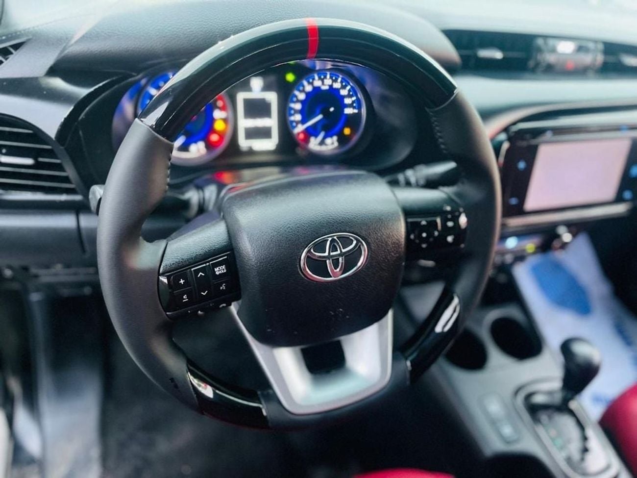 Toyota Hilux DLS 2.8L Toyota Hilux pickup Diesel 2.8L Double cabine