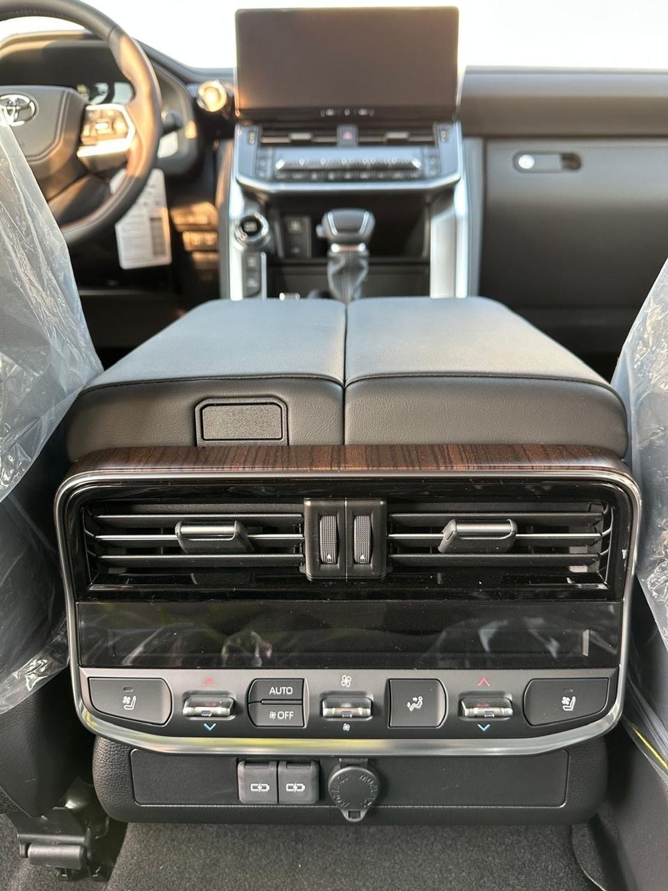 Toyota Land Cruiser VX 3.5 PETROL 26/26