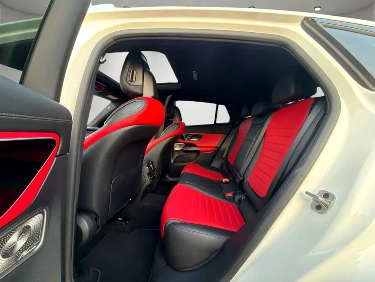 مرسيدس بنز جي إل سي 220d 4MATIC GLC 200 COUPE PREMIUM PLUS | AGENCY WARRANTY + SERVICE CONTRACT UNTIL 22/03/!