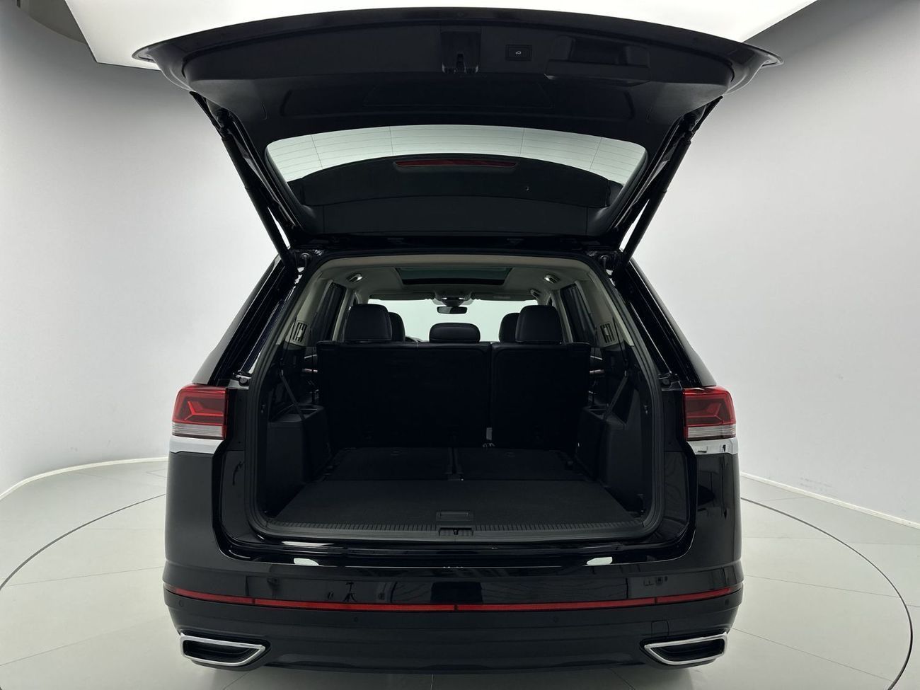 Volkswagen Teramont COMFORTLINE Teramont 2.0L (Facelift 2) | Refreshed Design & Panoramic Roof | 39,100 AED SAVINGS from
