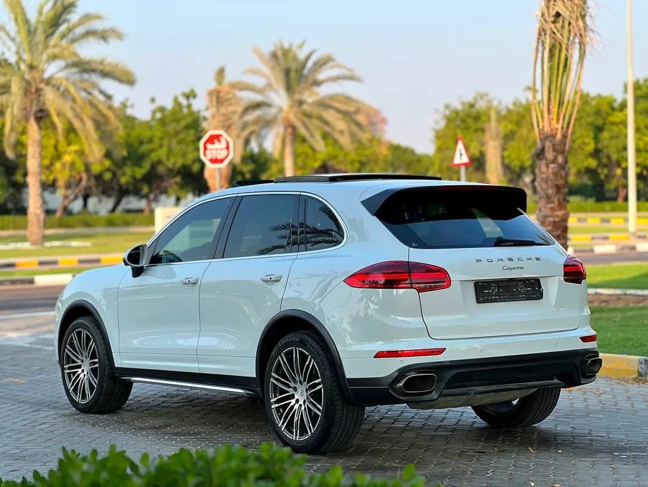 Porsche Cayenne STANDARD | GCC Specs | Well Maintained