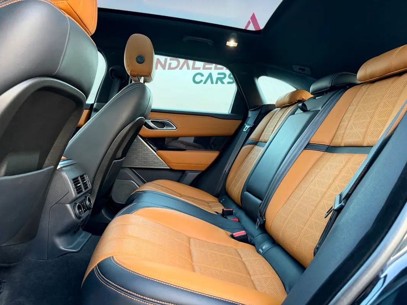 Land Rover Range Rover Velar R-DYNAMIC SE LUXURY R-DYNAMIC SE | P250 | PANORAMIC ROOF | 2.0L TURBO | GCC