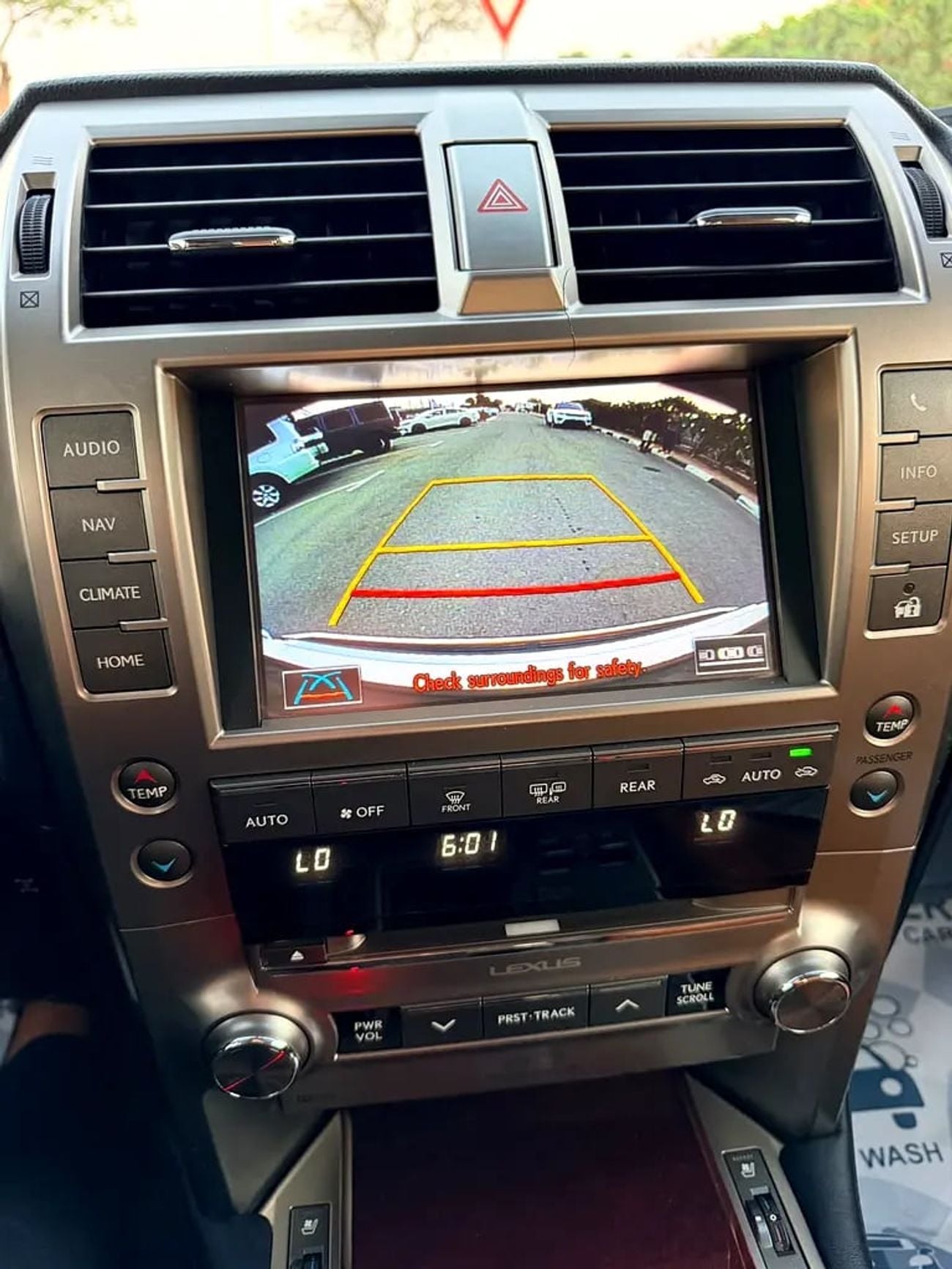 Lexus GX460 PLATINUM GCC Specs single owner