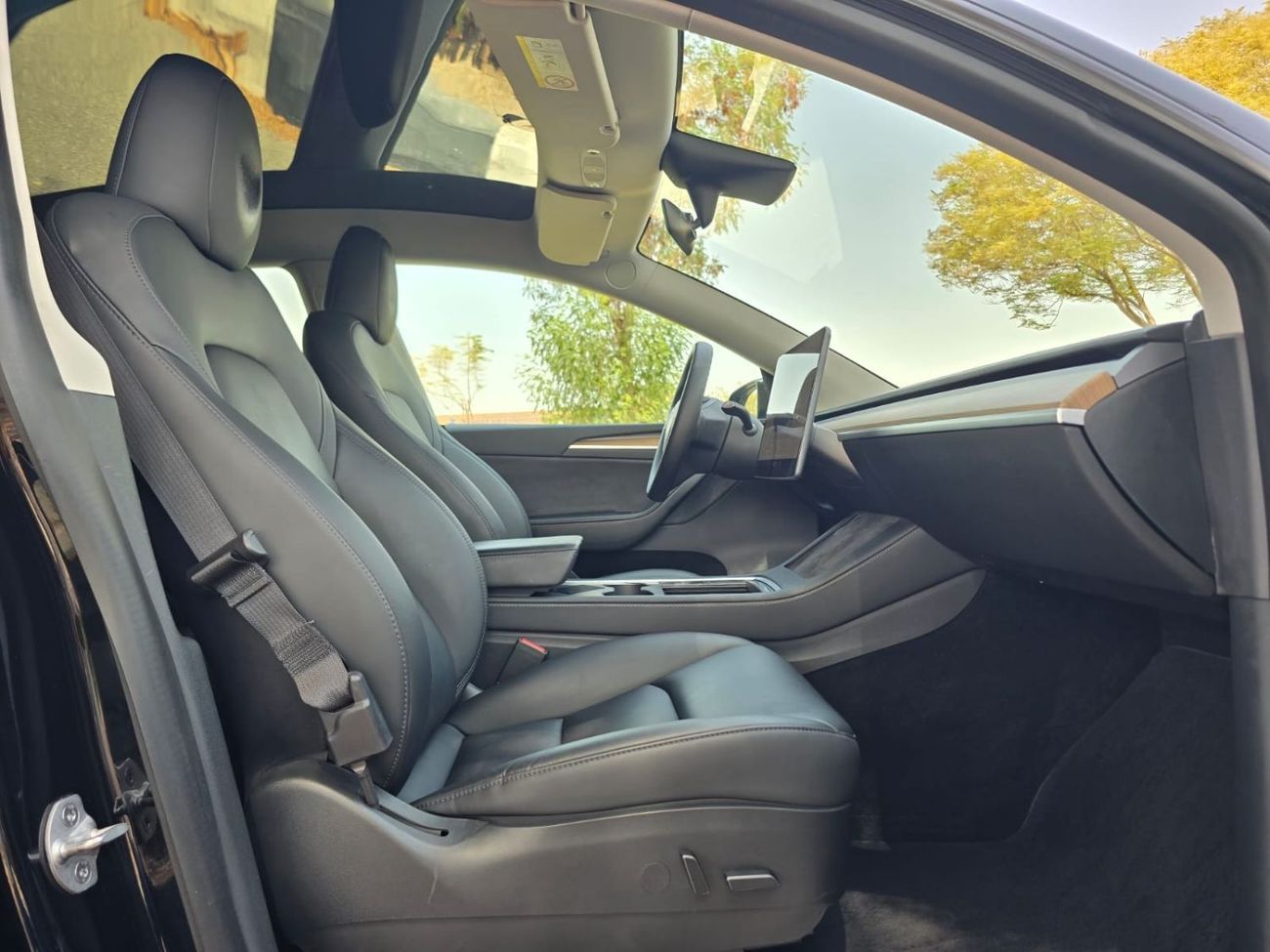 Tesla Model Y LONG RANGE AWD DUAL MOTOR 2022 GCC WITH TESLA AGENCY WARRANTY TILL 2030 SINGLE OWNER IN MINT CONDITION