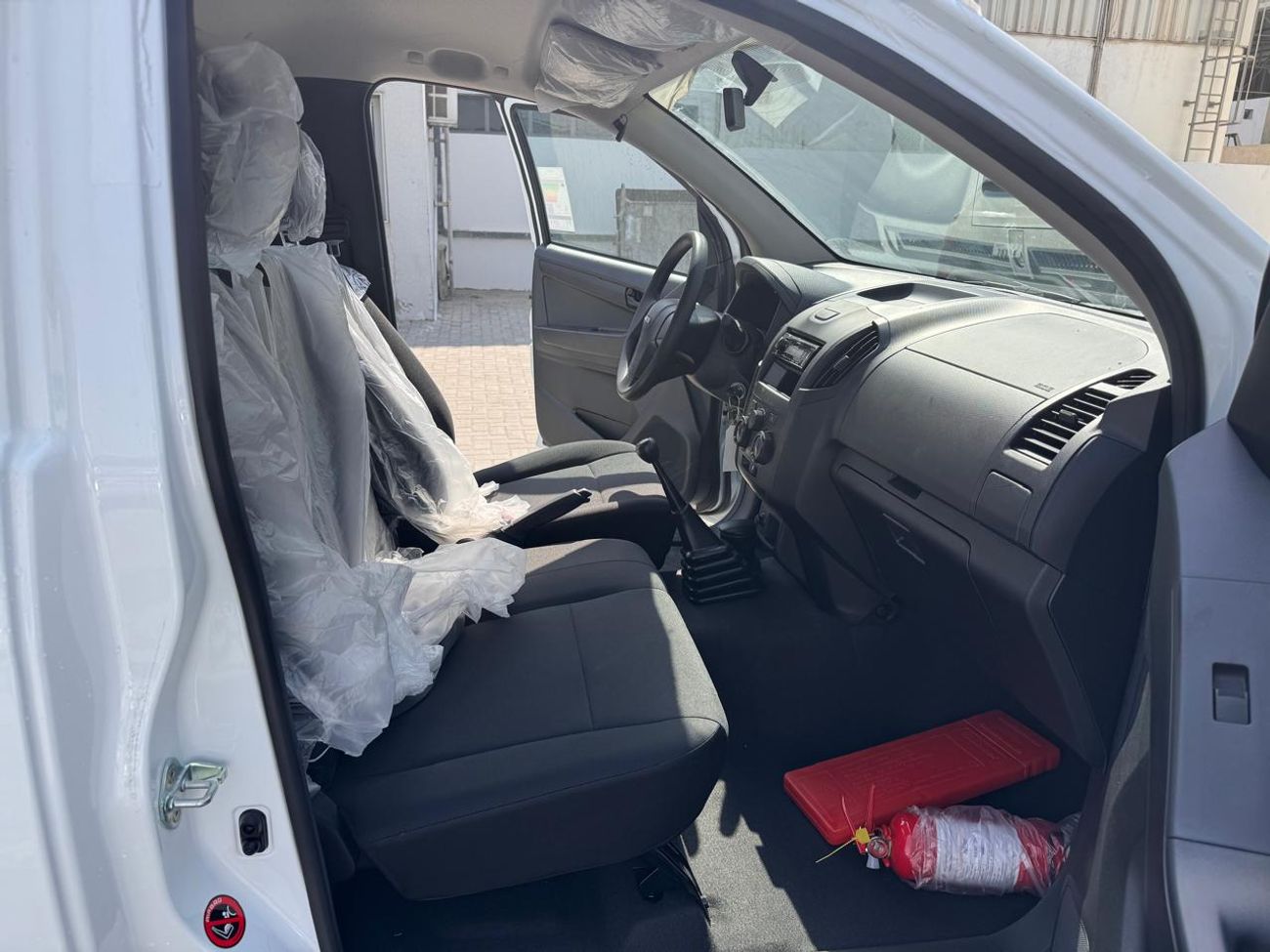 Isuzu D-MAX 4x2 Single Cab (2 Doors) MY 2027 - Made in India, GCC Spec