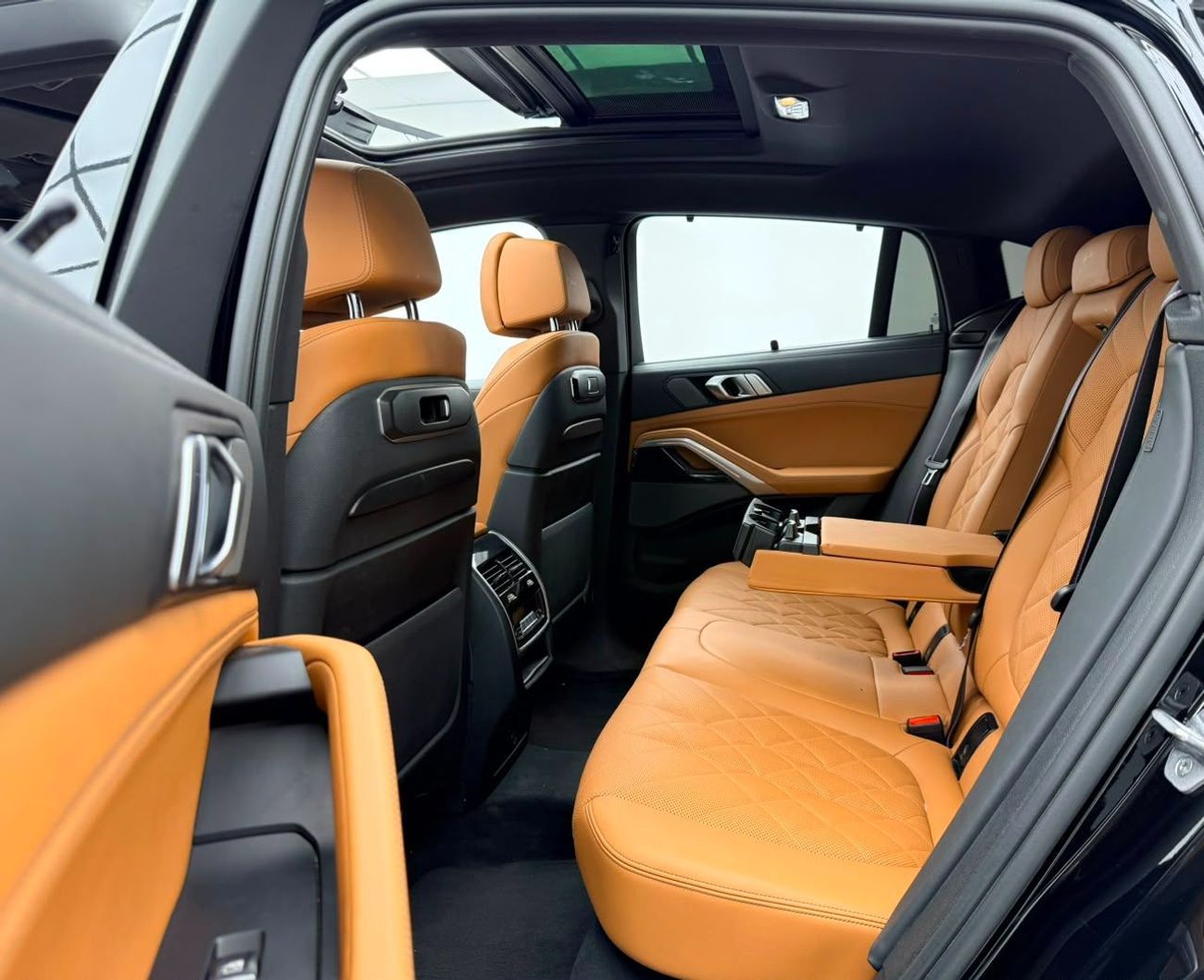 BMW X6 XDRIVE40I M SPORT 2024 BMW X6, BMW Warranty+Service Contract+Full Service History, GCC Specs.