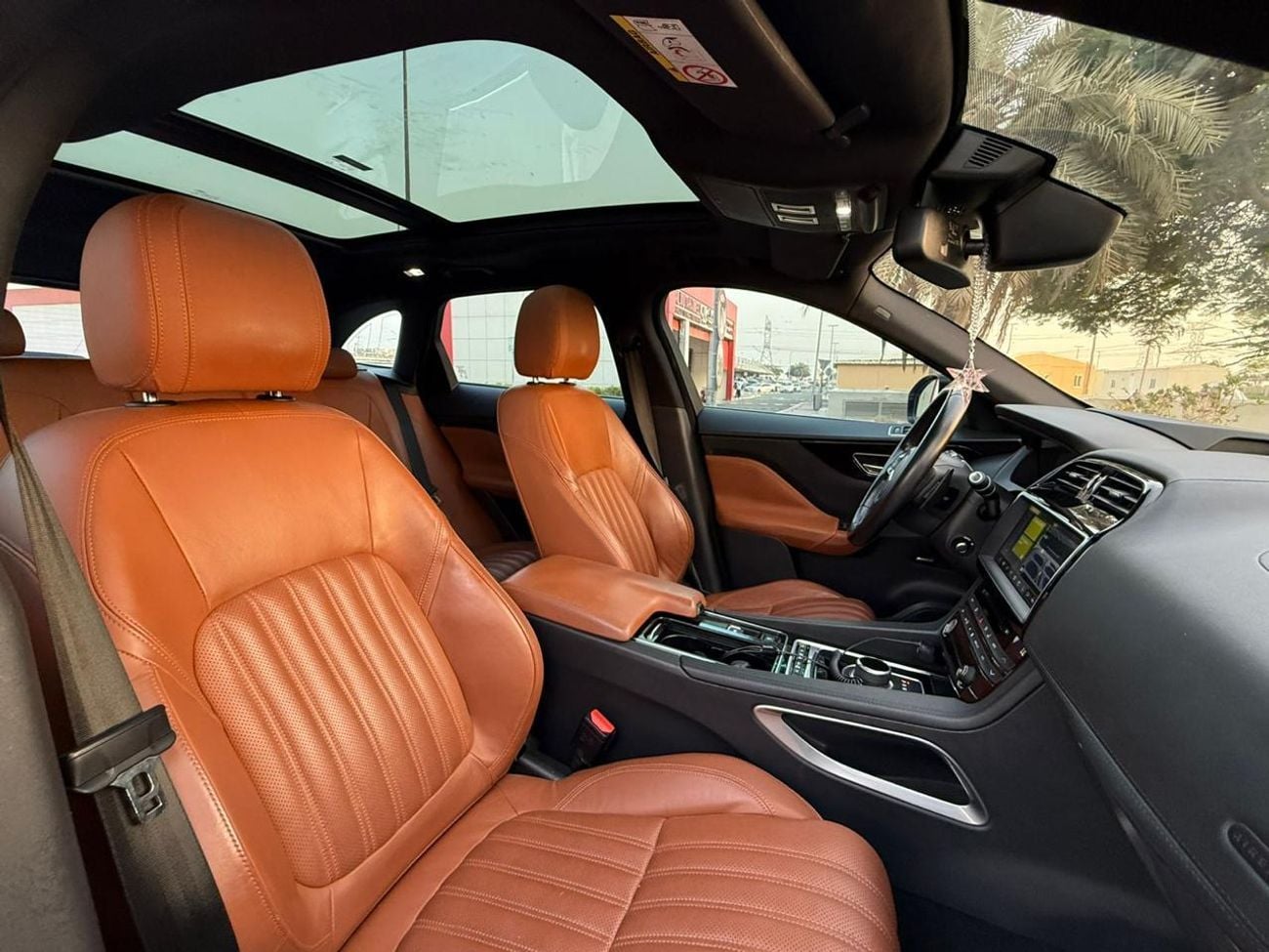 Jaguar F-PACE PORTFOLIO Jaguar F-Pace 2017 | GCC Specs | Low Mileage | Pristine Condition
