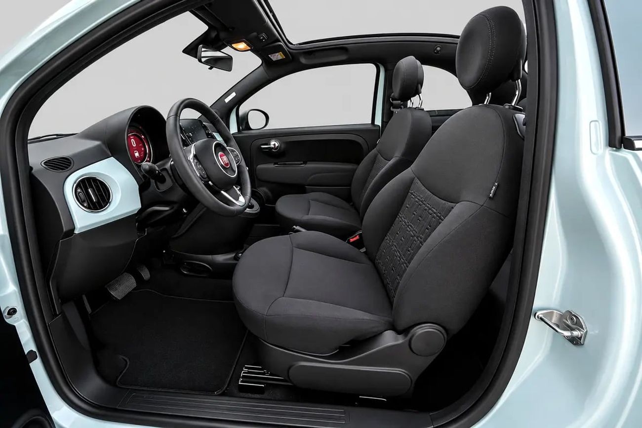 فيات 500 Lounge Convertible - Model - GCC Specs - Under warranty and service - No accidents