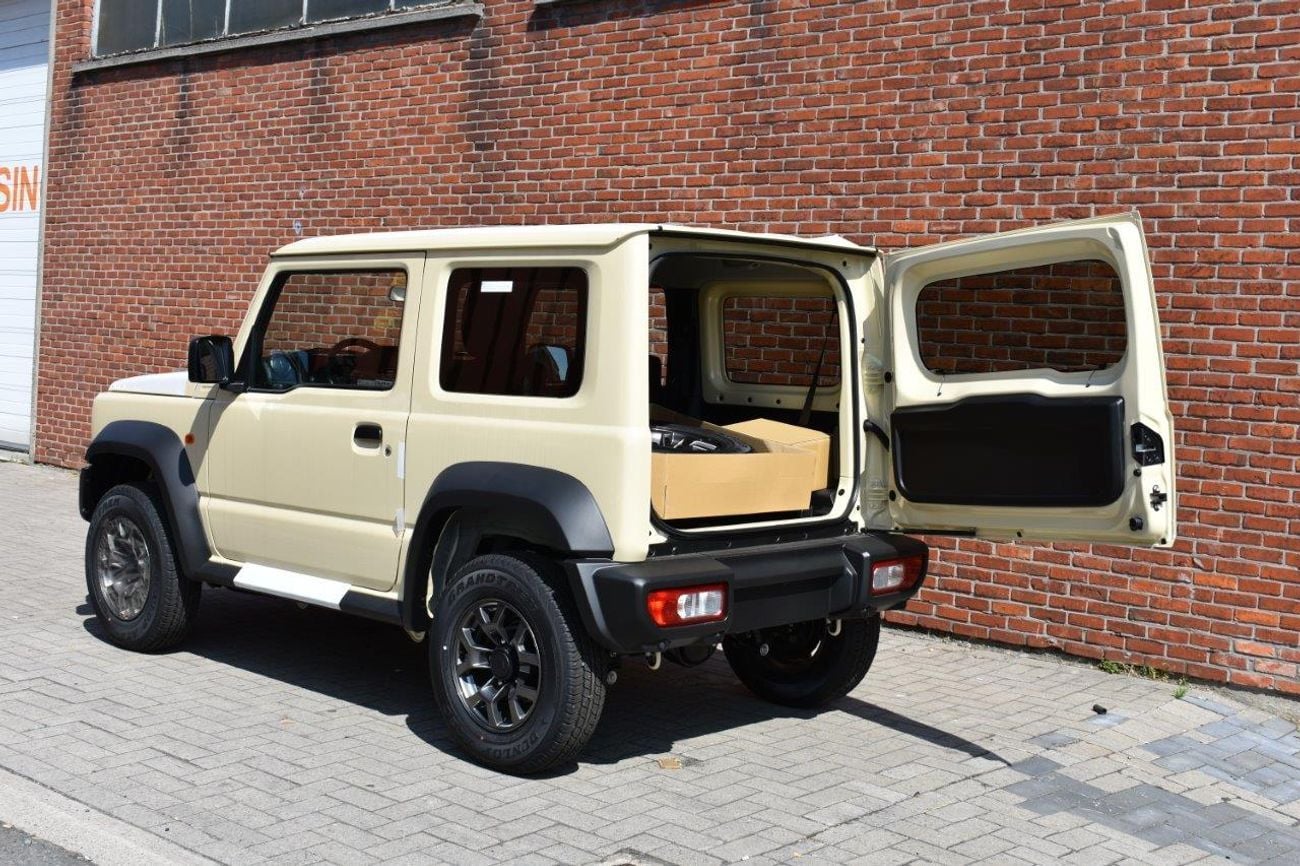 Suzuki Jimny GL . 1.5L . 4 Cyl . 4-Speed Automatic . Petrol . 4WD . 5 Seats . 3 Door