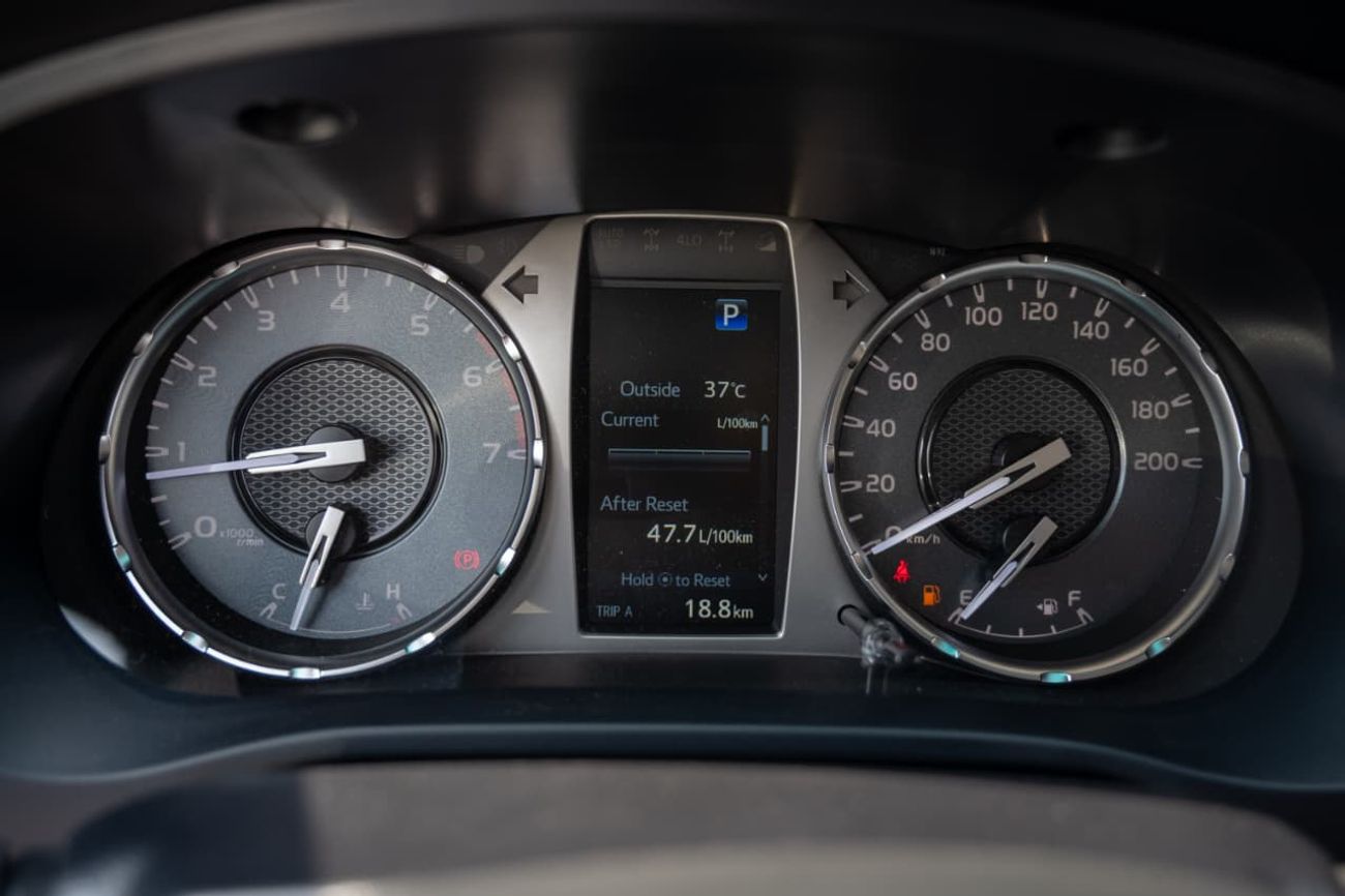 Toyota Hilux SR5 2.7L DC 2026 MODEL
