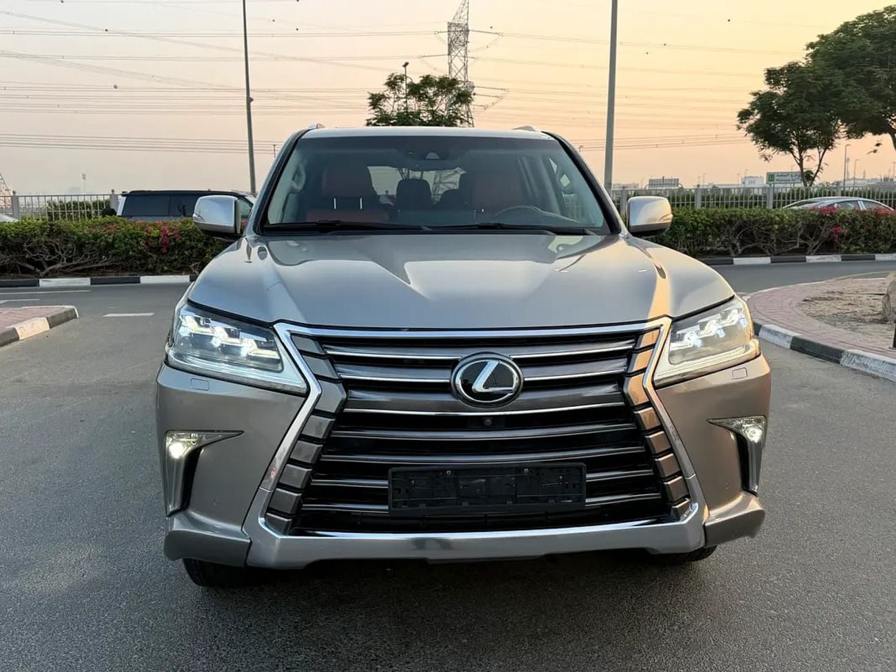 لكزس LX 570 LX 570 Luxury Plus GCC Specs