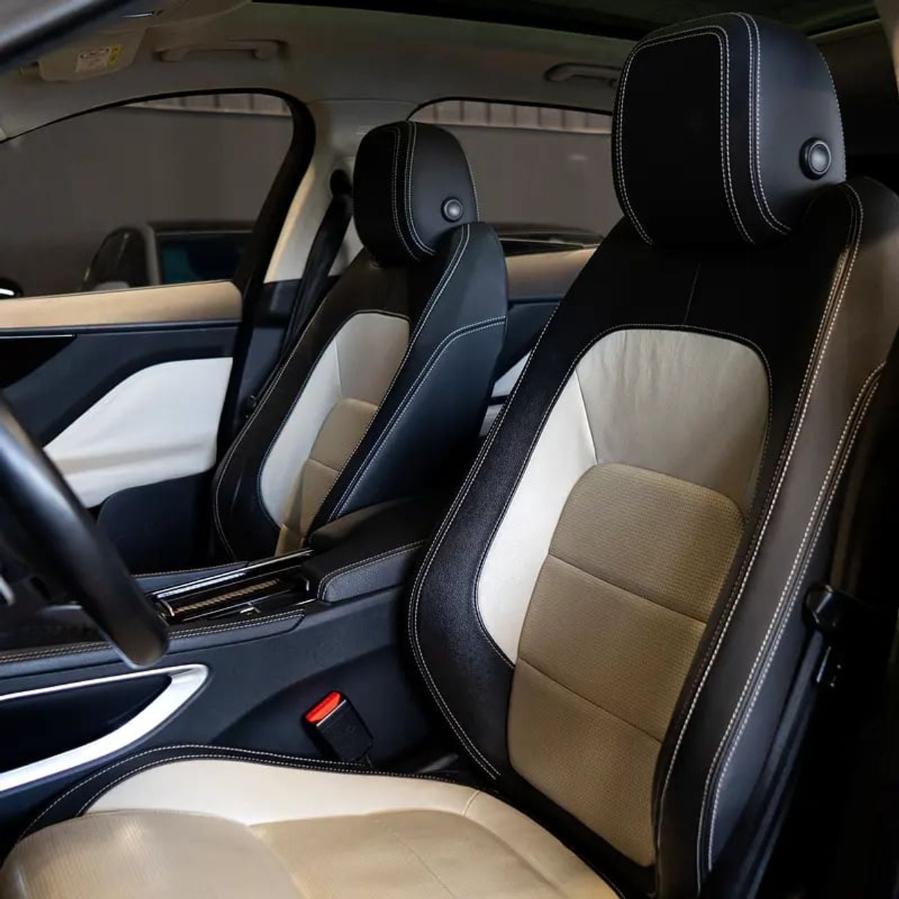 Jaguar F-PACE R-SPORT 1,436 p.m • 0% Downpayment • R-Sport • 1 Year Warranty