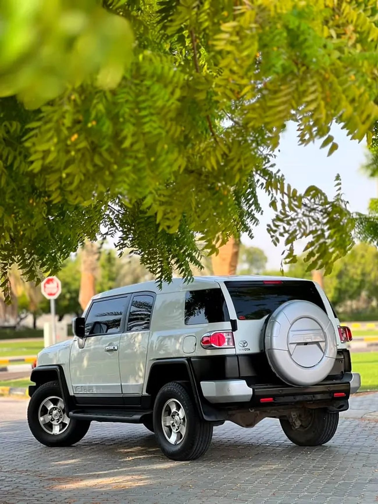 تويوتا إف جي كروزر BASE Well Maintained | GCC Specs | Off-Road Ready
