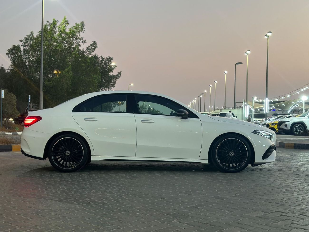 Mercedes Benz A200 PREMIUM PLUS