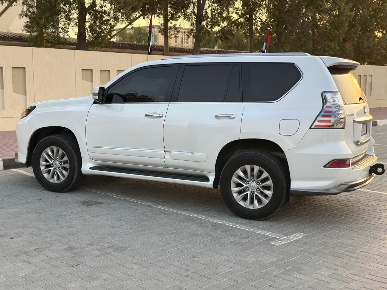 Lexus GX460 GX460 || 4.6L V8 PETROL | SUNROOF | REAR ENTERTAINMENT SCREEN | FULL OPTION