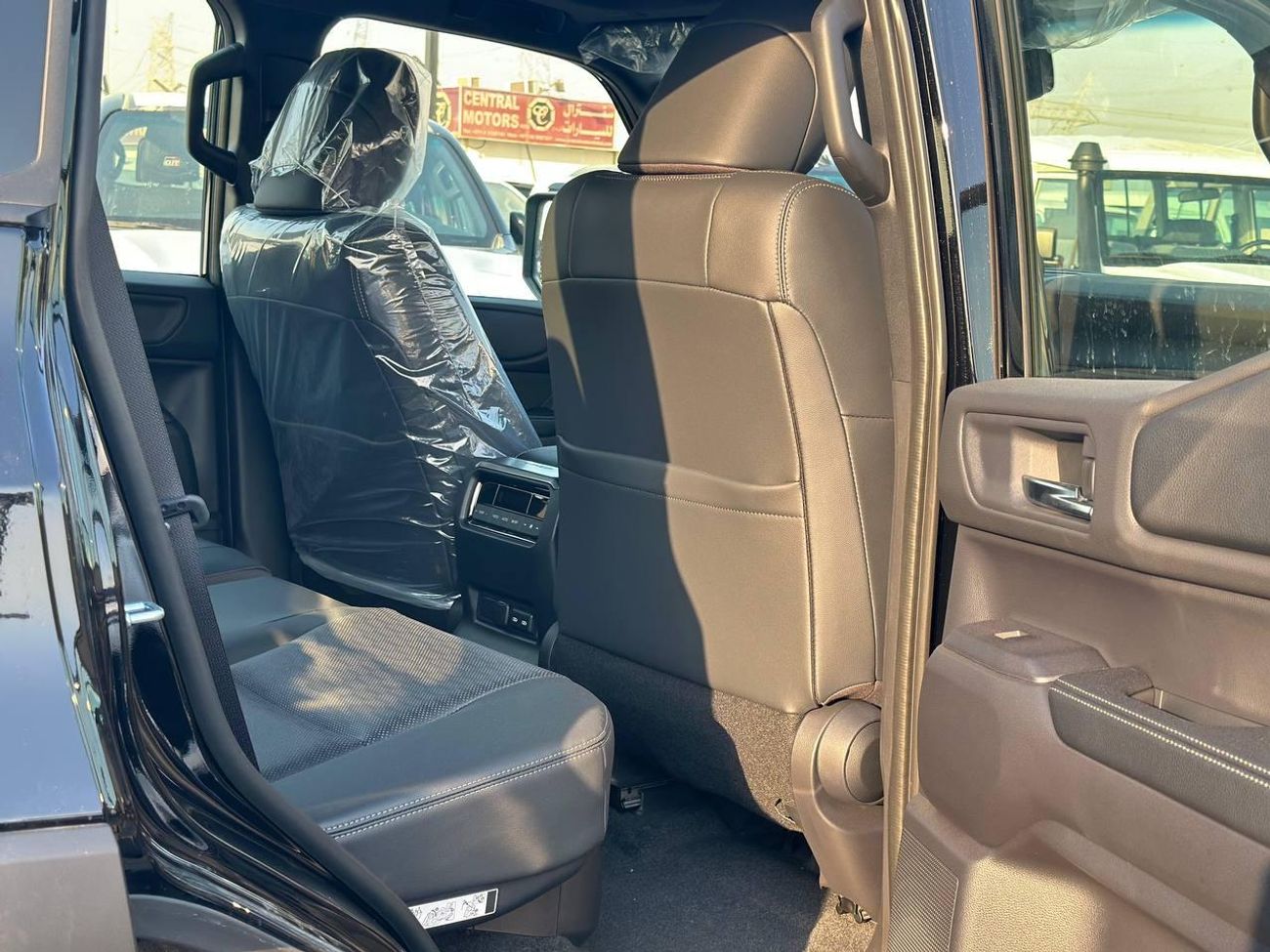 Toyota Prado VXR Toyota Prado 2.4L PTR A/T // 2027 // Mid Option with RADAR