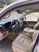 تويوتا لاند كروزر VXR