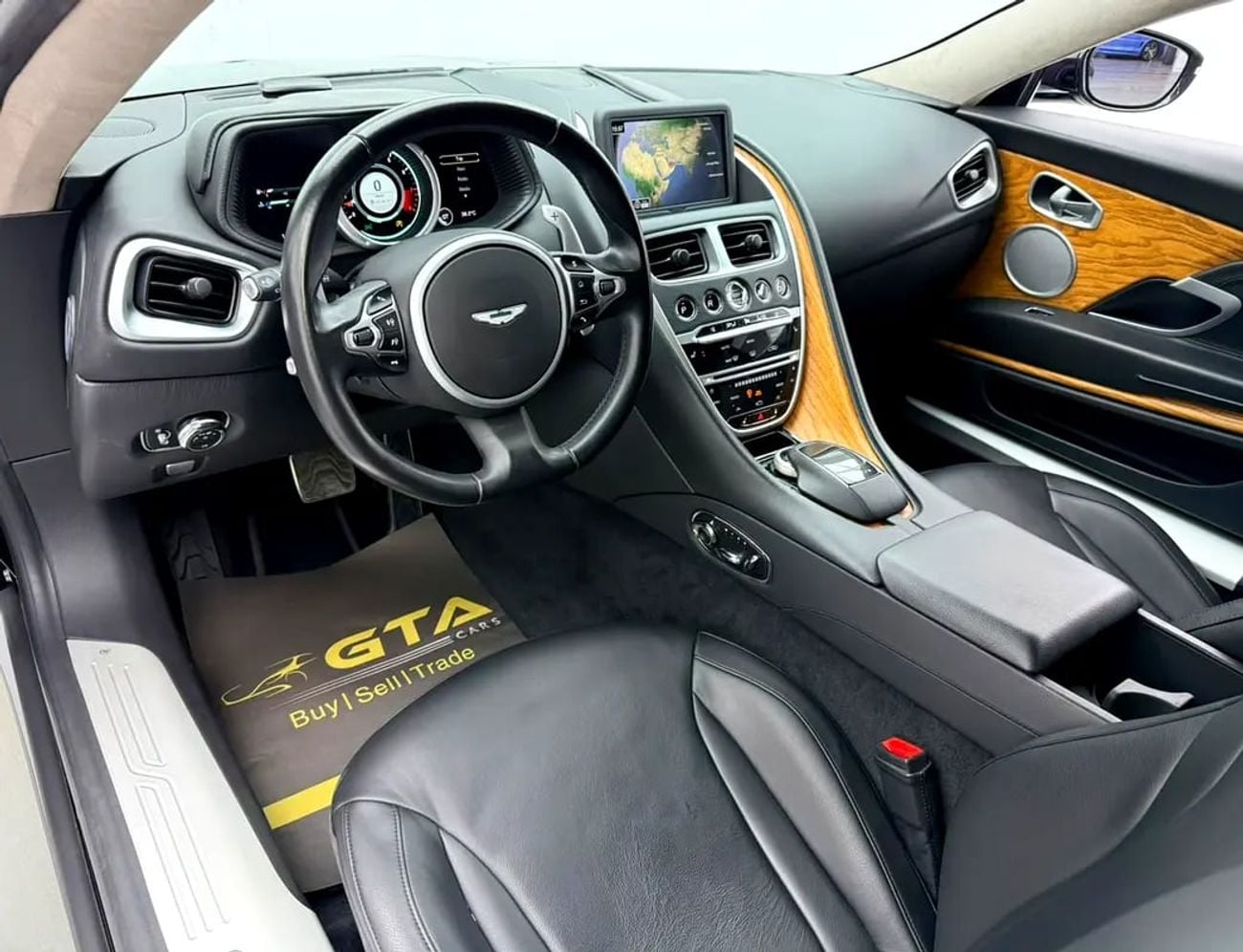 أستون مارتن DB11 V12 Coupe, Service History, Fully Loaded, Excellent Condition, Japanese