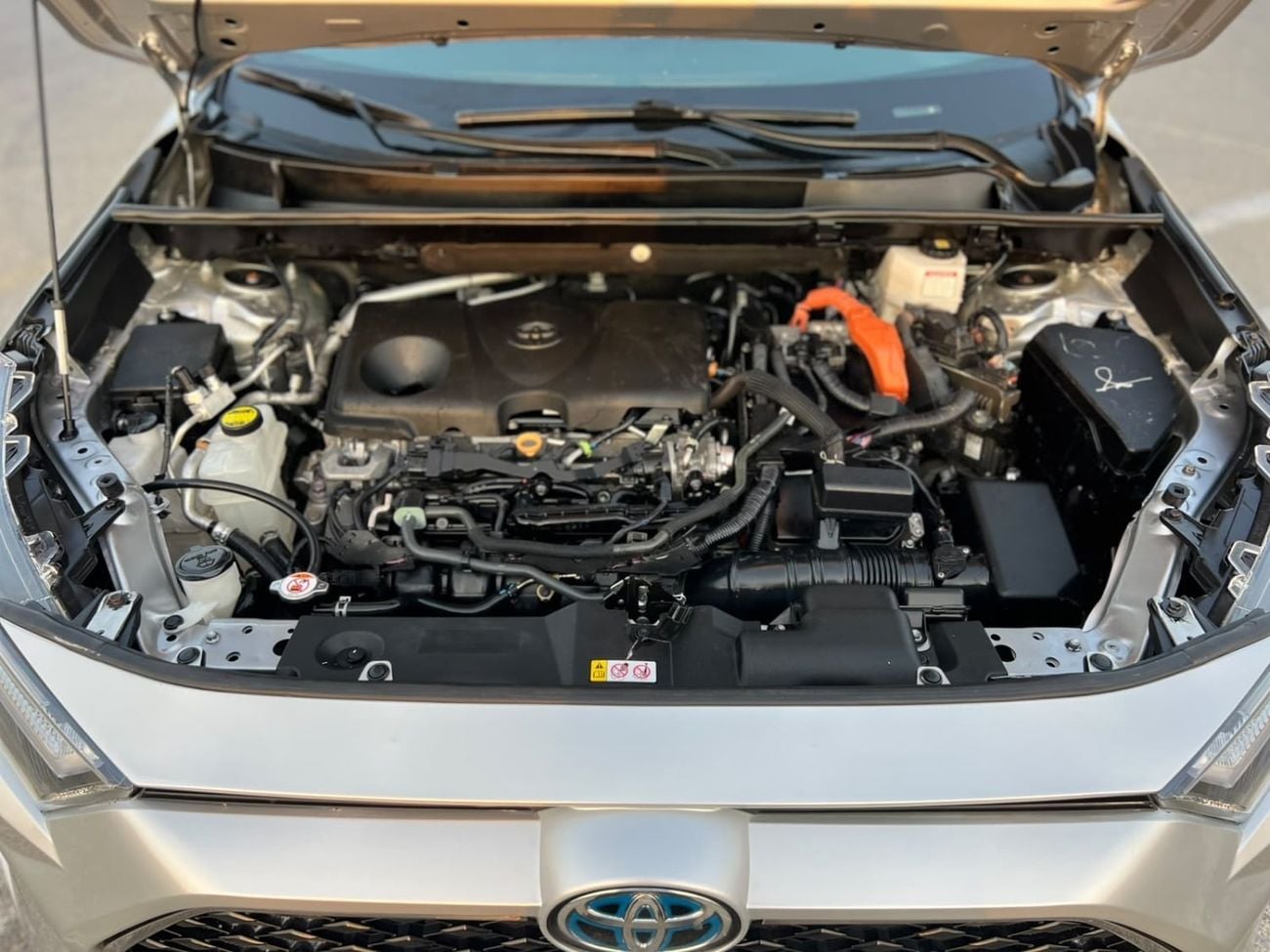 Toyota RAV4 2023 Toyota Rav4 Hybrid XSE Full Option 2.5L V4 - Sunrof - Leather Seat - AWD 4x4 - Rear Camera & Se