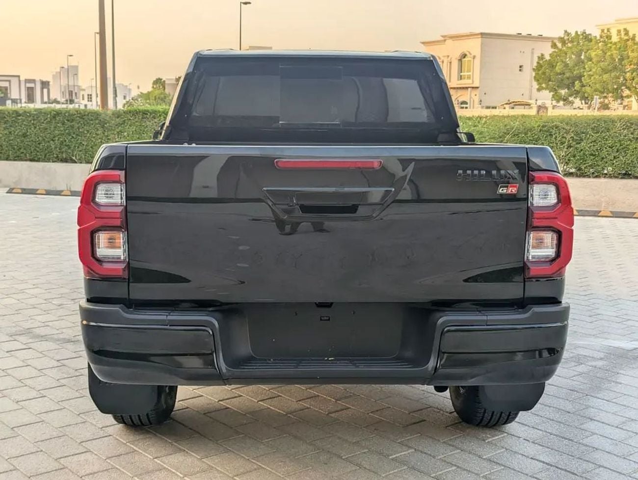 Toyota Hilux GLX 2018 Toyota Hilux 4X4 GR Sport GCC Specs Facelifted 2025 V4 2.7L Interior & Exterior Well-maintaind
