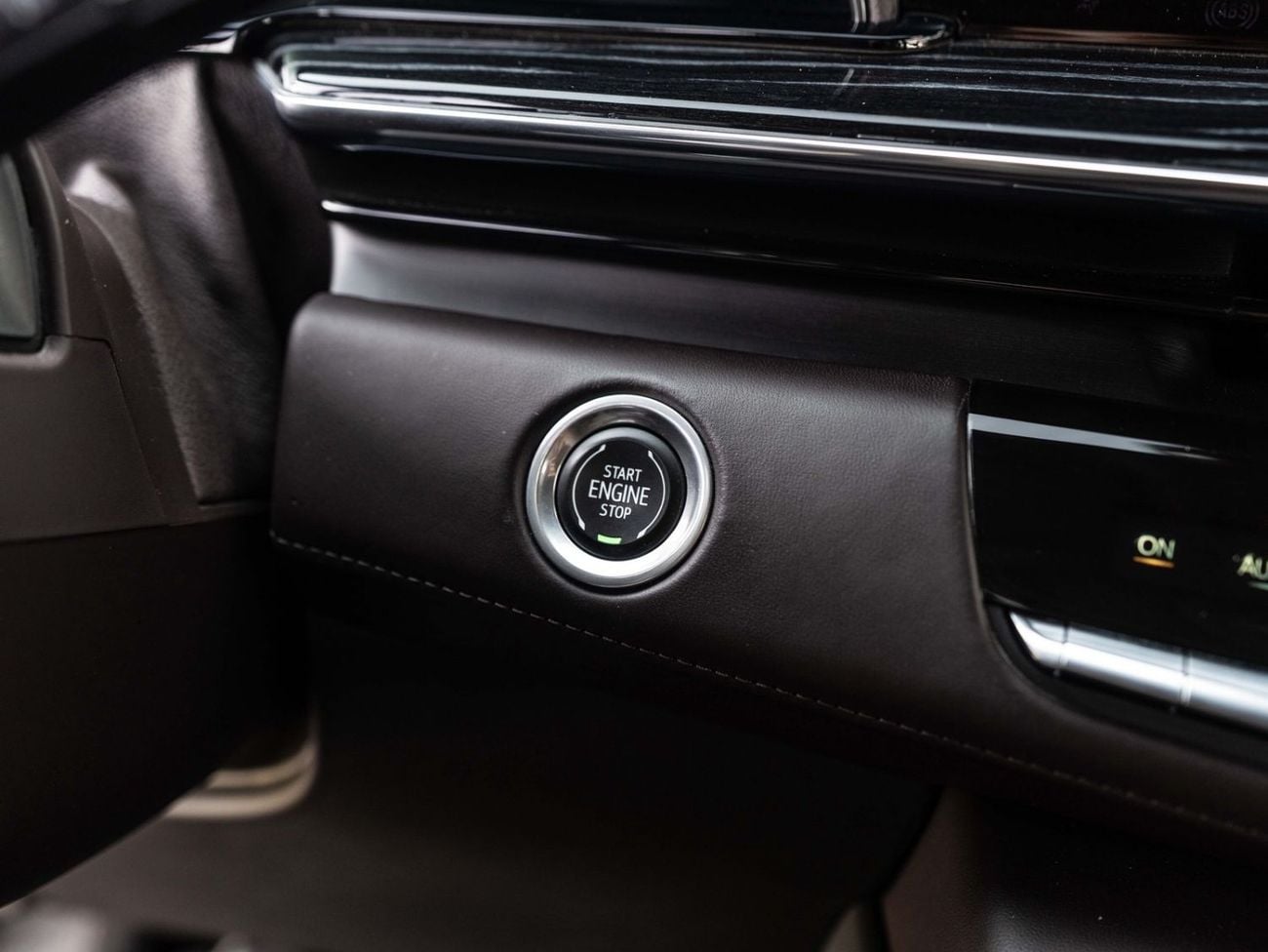كاديلاك إسكالاد V SERIES Cadillac Escalade 2023 مواصفات خليجية