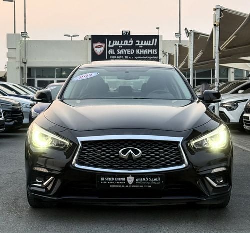 إنفينيتي Q50 LUXE خالية من الحوادث - خليجية - 3.0 تيربو - كاملة المواصفات - بحالة ممتازة من الداخل والخارج