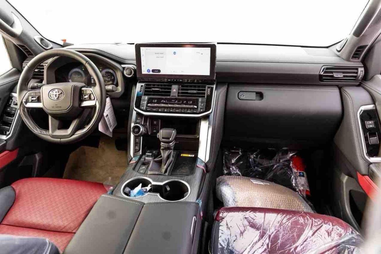 تويوتا لاند كروزر VXR لاندكروزر 300 3.3 ديزل VXR حصري أسود/أحمر، مقصورة داخلية سوداء، موديل 2026/2026