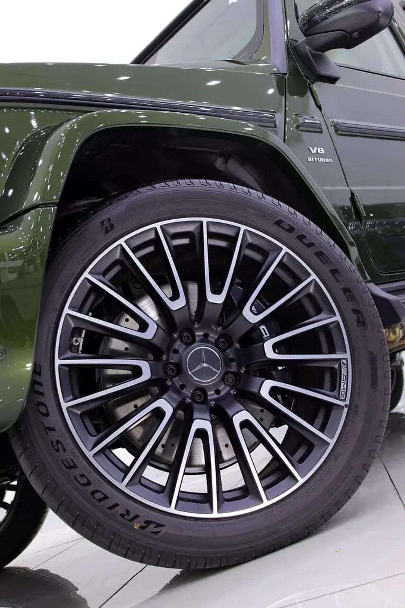 Mercedes Benz G63 AMG G63 MANUFAKTUR SPECIAL OLIVE + CARBON INTERIOR + 5 YEARS DEALER WARRANTY + SERVICE