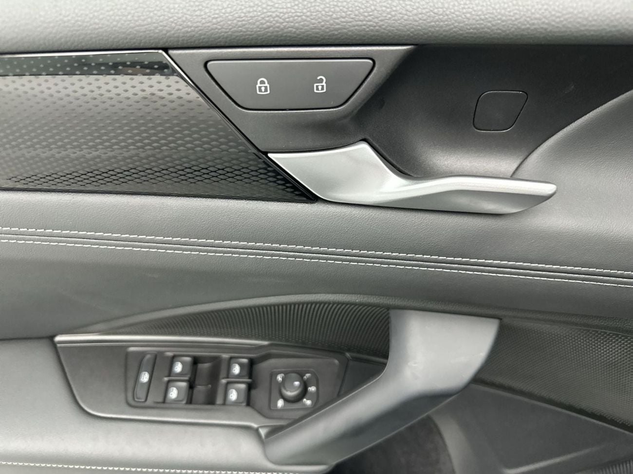 Volkswagen Tiguan LIFE Tiguan Life 1.4L | Contemporary Design | Advanced Tech | Refined Cabin | Everyday Comfort | GCC