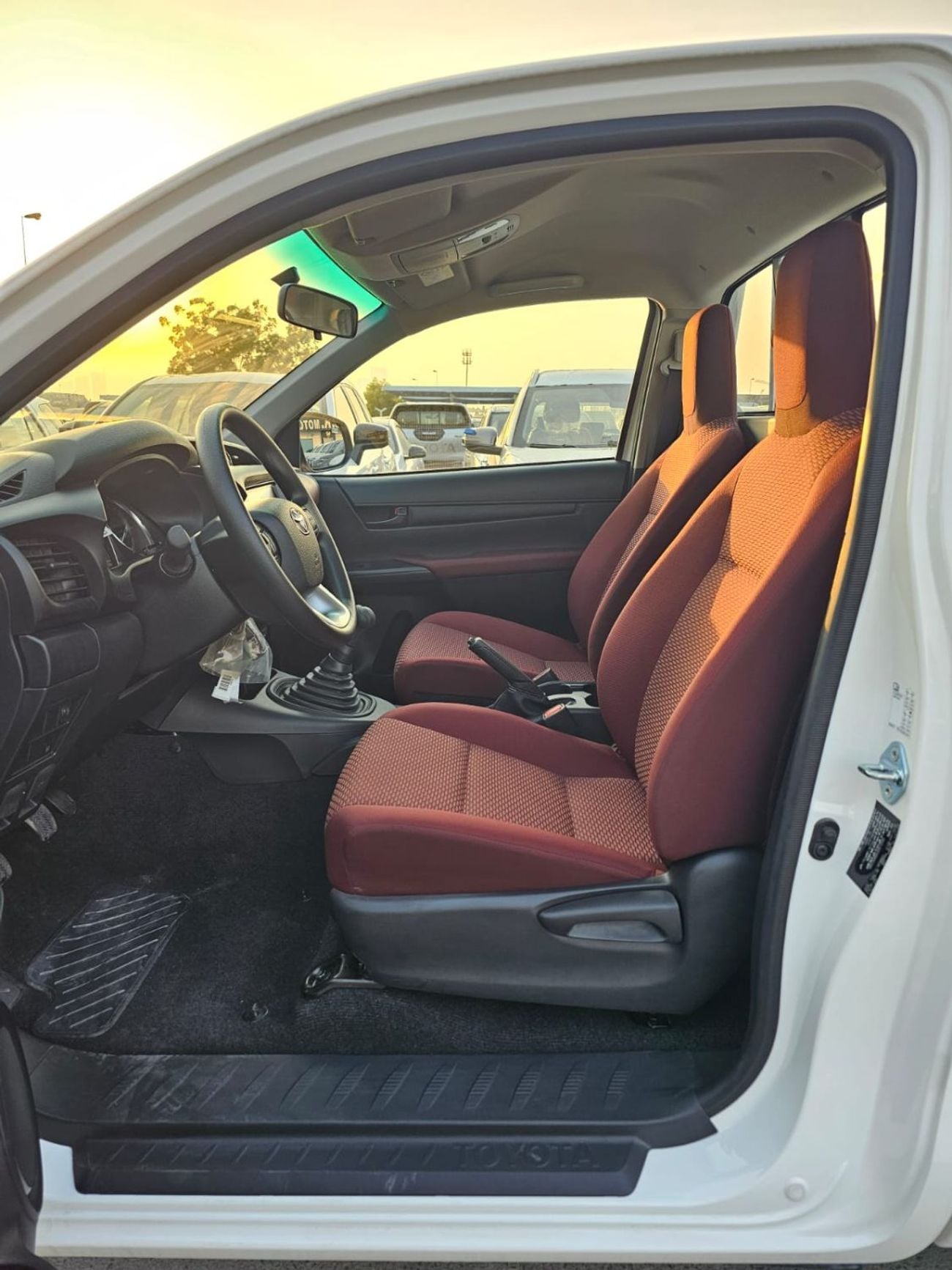 تويوتا هيلوكس NARROW BODY SINGLE CABIN || 2.7L PETROL V4 | 4 HOOKS | FR&RR CHROME BUMPERS (CODE # HPMSC2)
