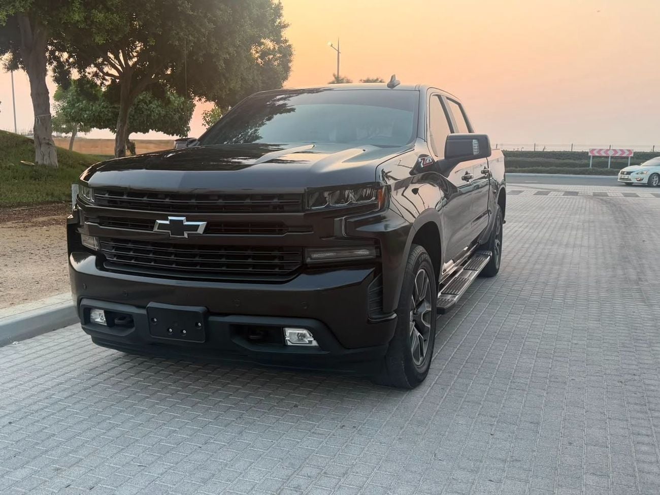 شيفروليه سيلفارادو 1500 CREW/CAB RST