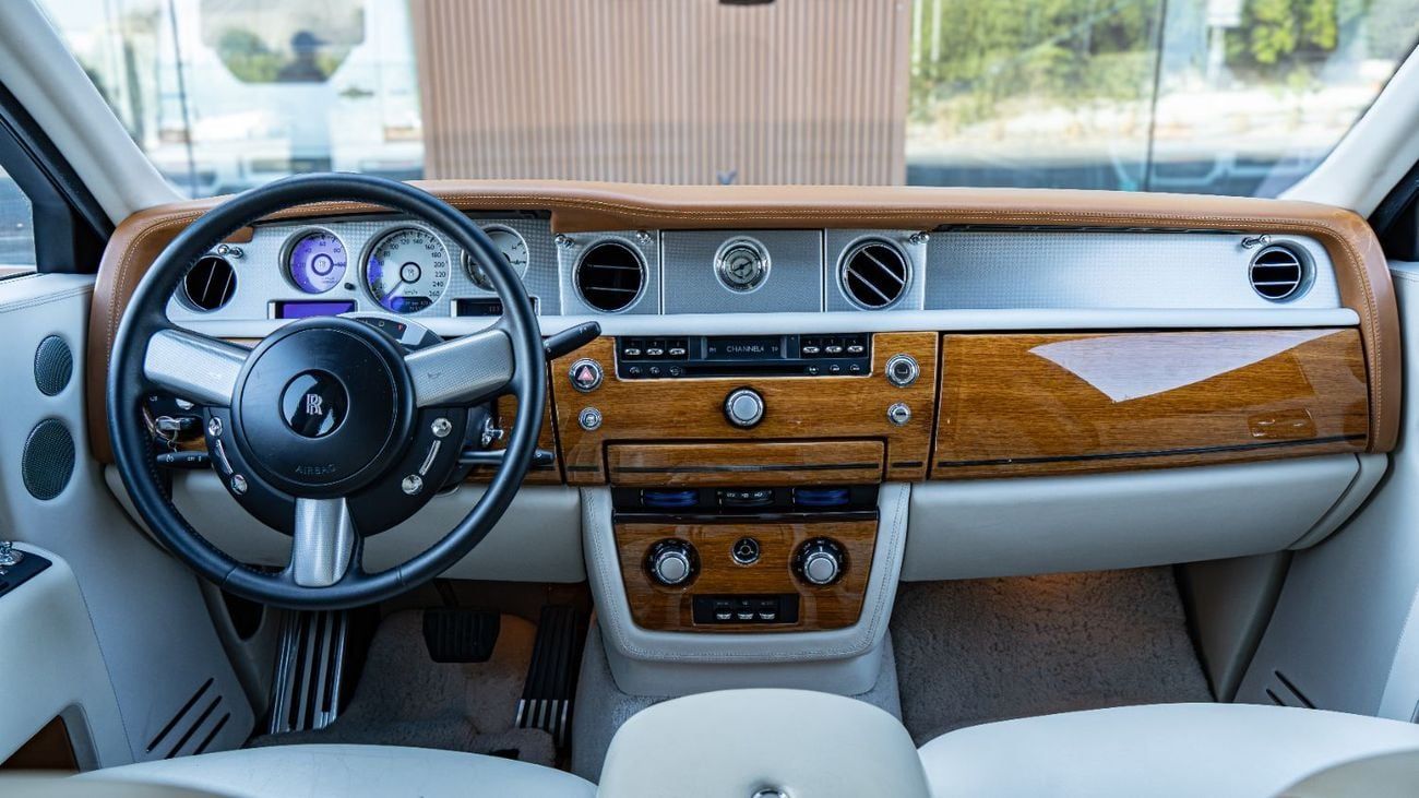 رولز رويس فانتوم STANDARD Rolls-Royce Phantom 2011