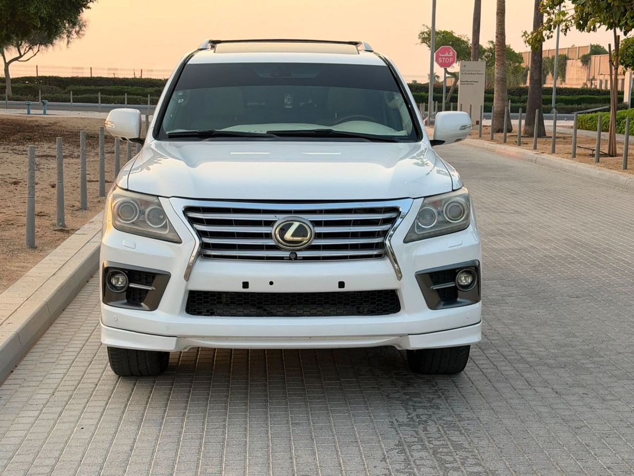 Lexus LX570 NAVIGATION SPORT