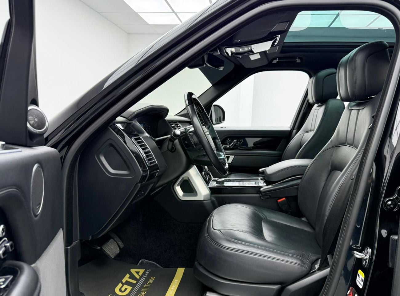 Land Rover Range Rover VOGUE 2020 Range Rover P400 SE, Warranty+Service Contract, Full Service History, GCC Specs