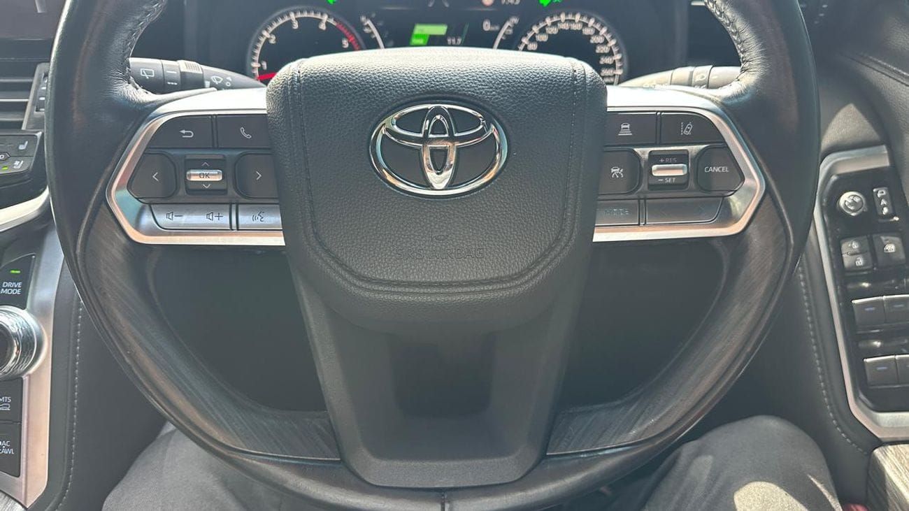 تويوتا لاند كروزر VXR