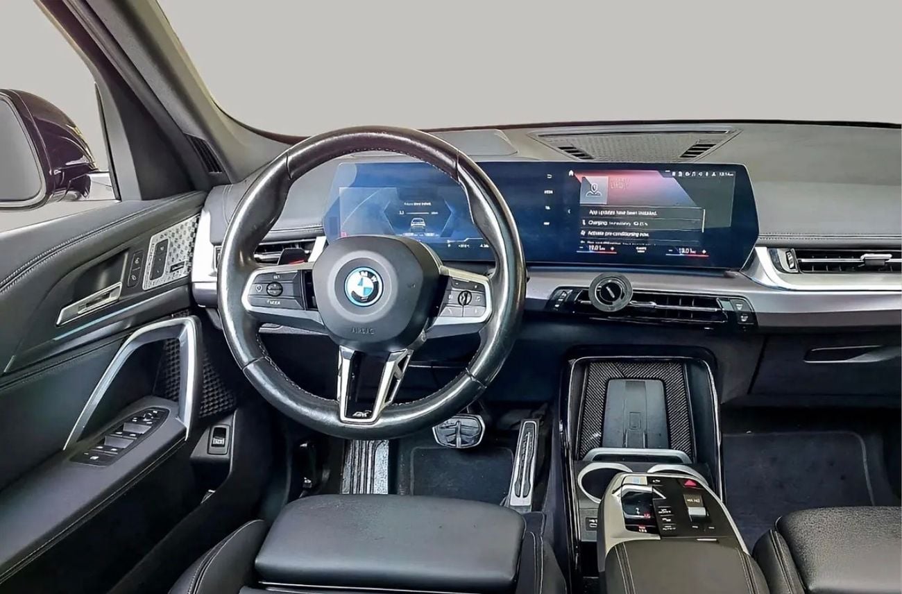 بي أم دبليو iX1 XDRIVE30 لوكس M SPORT PACKAGE