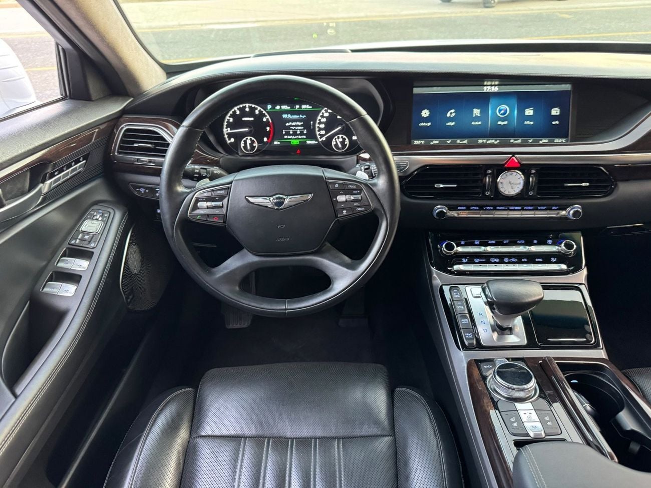 Genesis G90 ROYAL G90 ROYAL /LOW MILEAGE / 360 CAMERA/ REAR SCREENS/ FULL OPTIONS /