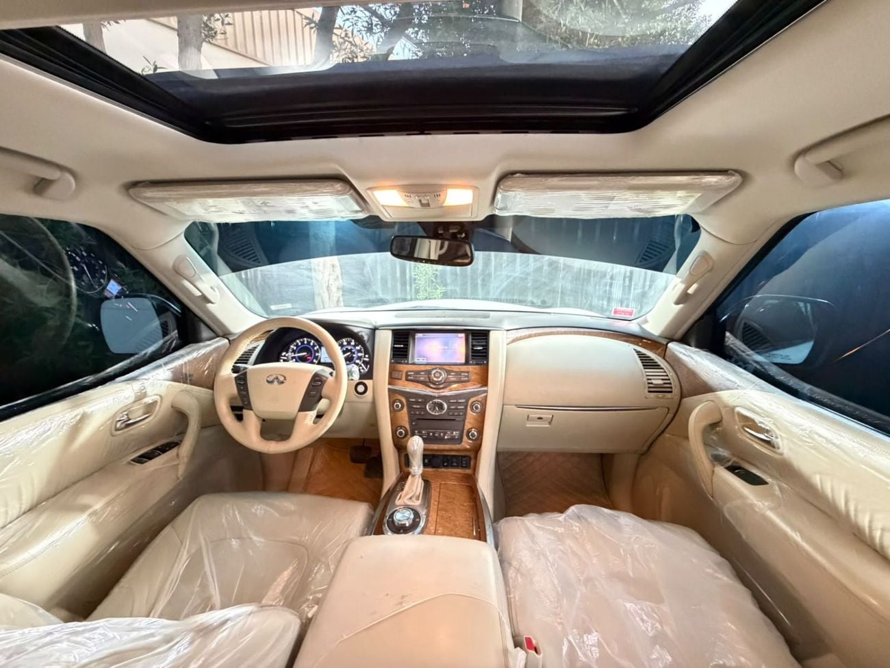 Infiniti QX80 LUXURY