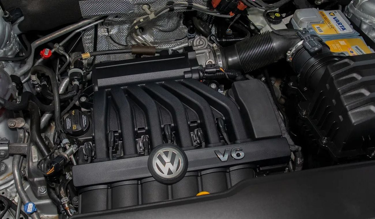 Volkswagen Teramont SE 0% Down Payment Available • Full Service History • GCC