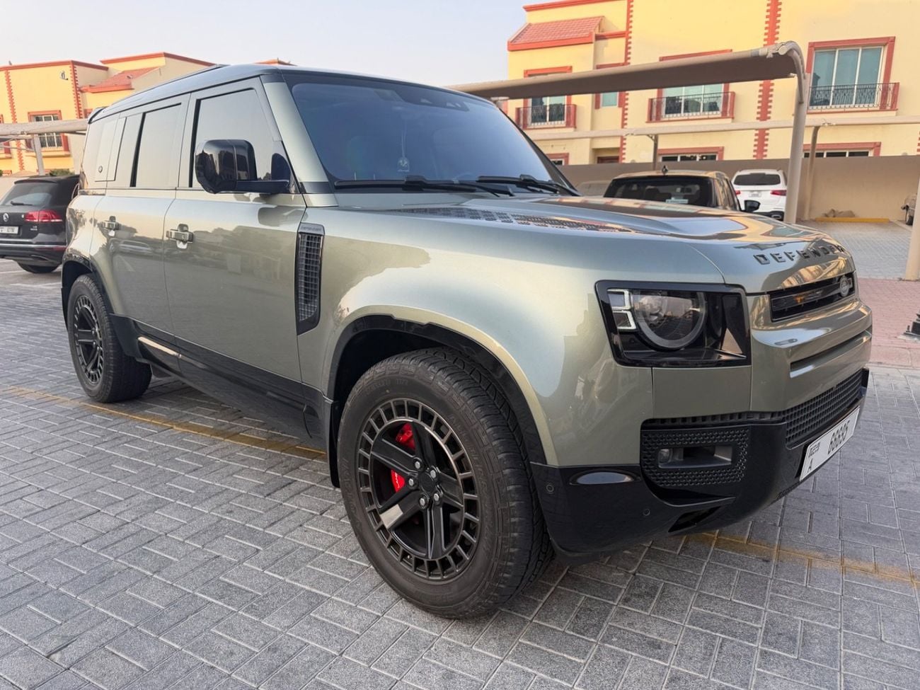 لاند روفر ديفندر 110 فيرست إديشن P400