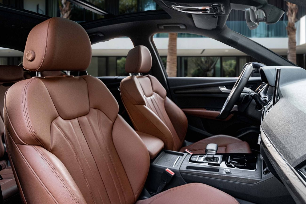 أودي Q5 45 TFSI quattro S line Q5 45 TFSI S-LINE Quattro | 3,134 P.M | 0% Downpayment | Audi Q5 45 TFSI S-LINE Quattro!