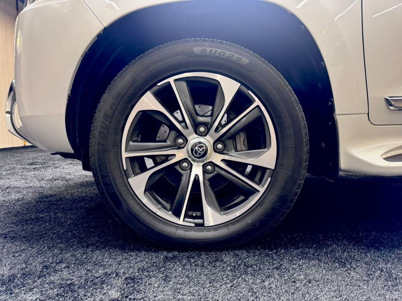 Toyota Land Cruiser GXR