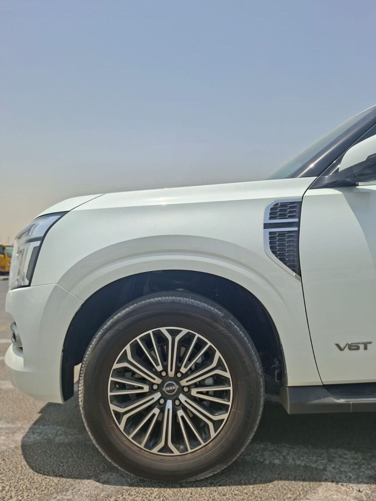 Nissan Patrol LE TITANIUM Nissan Titanium 3.5L Twin Turbo 2026 Model With Rear Screens and Compressor