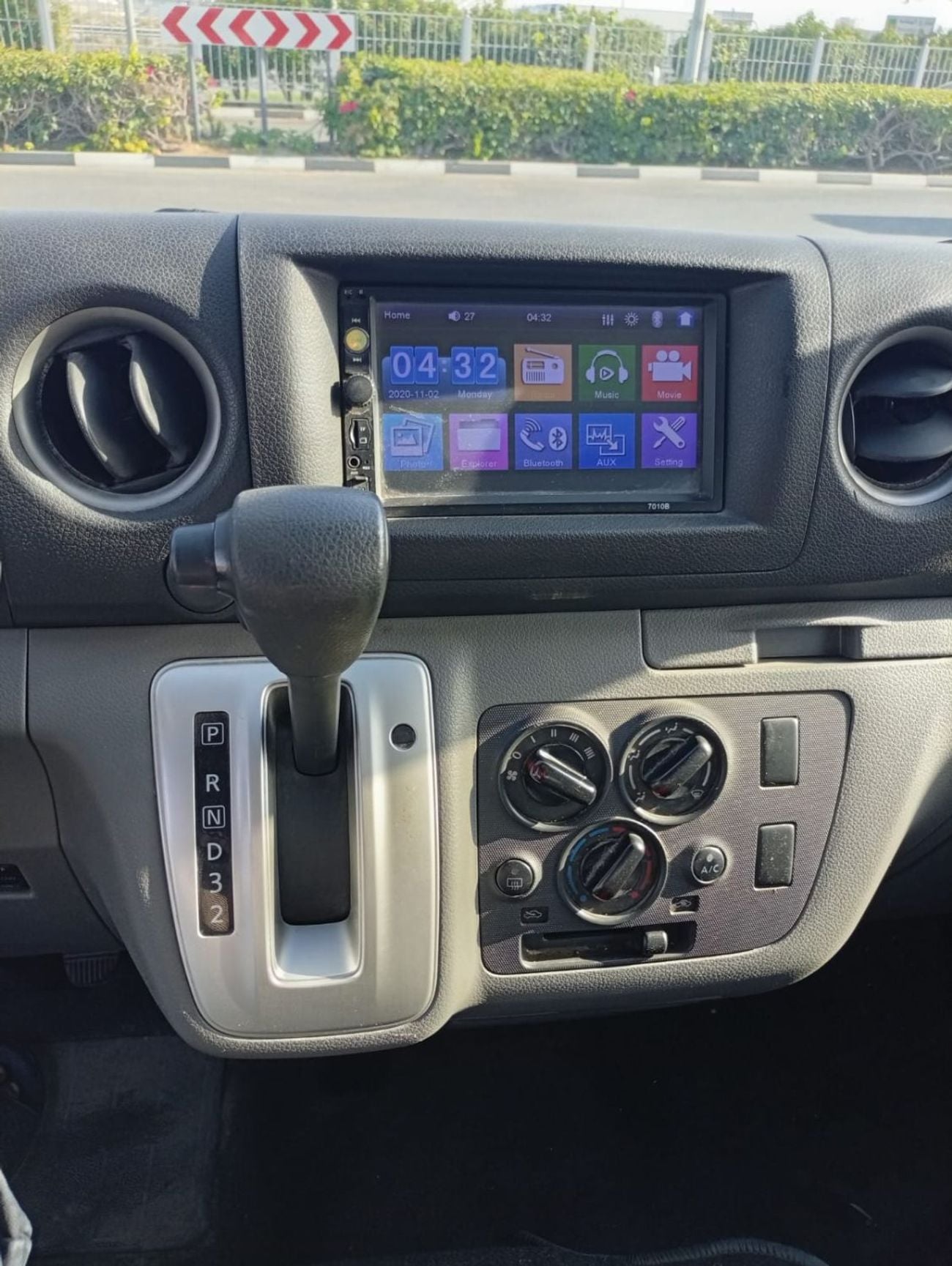 Nissan Urvan STANDARD